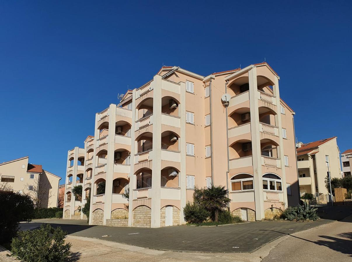 Apartments Coral Novaglia Esterno foto
